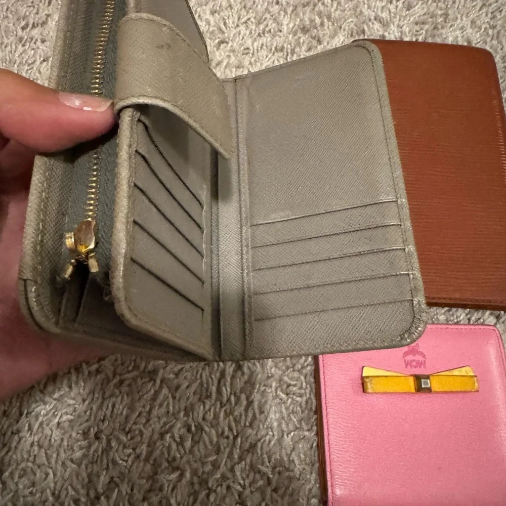 Designer Wallets - Picture 2 of 10